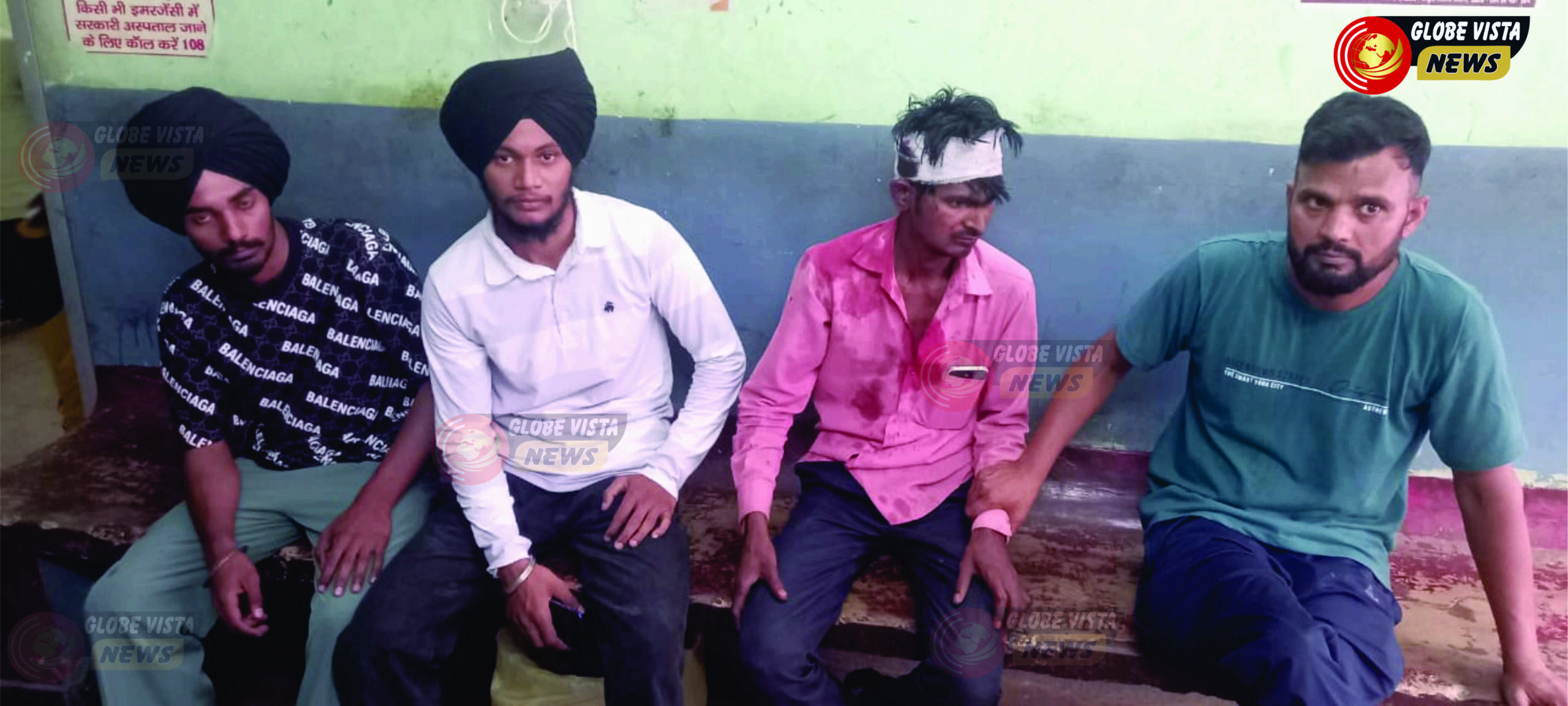 लखीमपुर खीरी : बेहोश पड़े युवक के लिए मसीहा बनकर आए तीन युवक