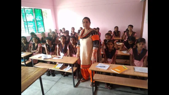 यूपी स्कूल बंद करने का फैसला, मायावती शिक्षा नीति विरोध, गरीब बच्चों की शिक्षा अधिकार, सरकारी स्कूलों का विलय यूपी, प्राथमिक शिक्षा संकट यूपी, UP school closure decision, Mayawati opposes education policy, Poor children's right to education, UP public school merger, Primary education crisis UP, मायावती स्कूल बंद विवाद, यूपी सरकार शिक्षा नीति, सरकारी स्कूल बंद निर्णय, शिक्षा पर मायावती की प्रतिक्रिया,