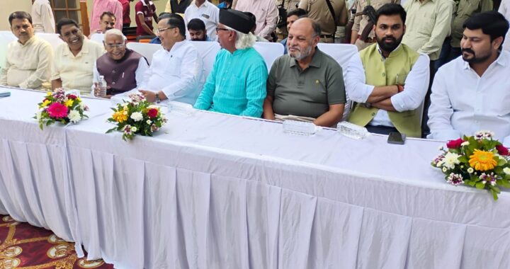 लक्ष्मण गौशाला में गोपाष्टमी पर गौ-सेवा का उत्सव